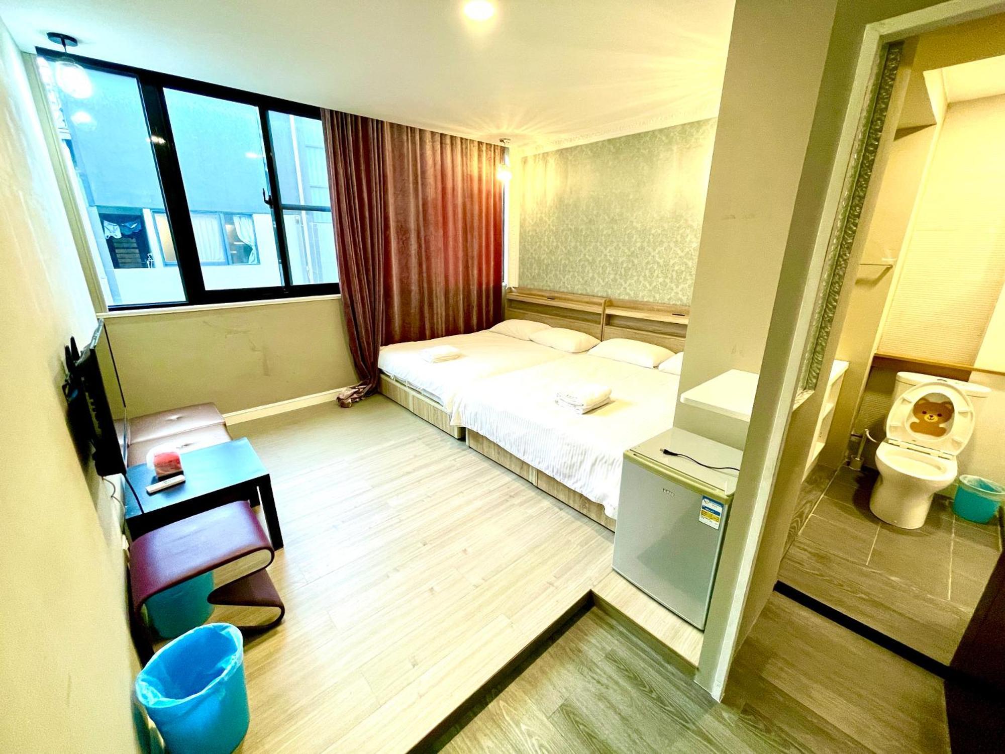 Fengchia Oslo Hotel Taichung Luaran gambar